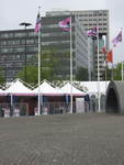 905290 Gezicht op de entree van het VIP-dorp van de 'Giro d'Italia' op het Veemarktplein te Utrecht; op 9 mei doet de ...